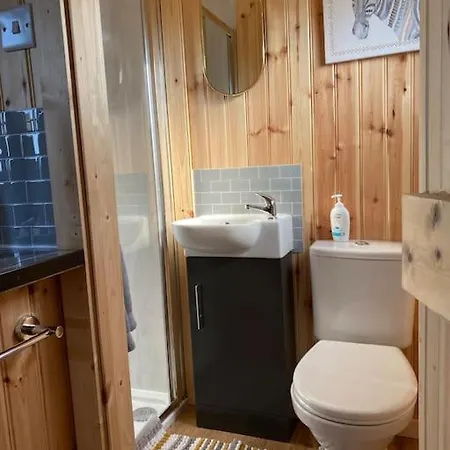 Beautiful 1 Bed Shepherd Hut In Warwickshire Warwick  Buitenkant foto