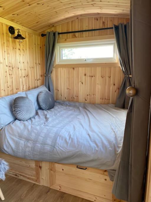 Apartment Beautiful 1 Bed Shepherd Hut In Warwickshire