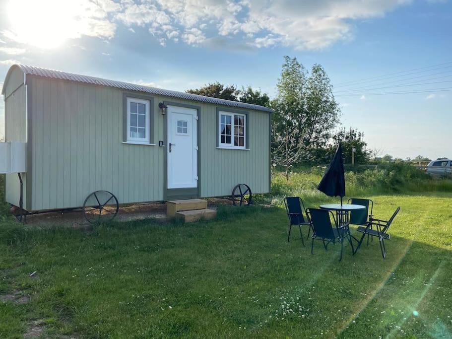 Apartment Beautiful 1 Bed Shepherd Hut In Warwickshire